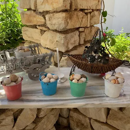 アパート Kikis Sea View And Veranda *