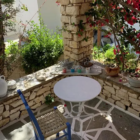 Kikis Sea View And Veranda Apartment